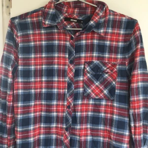 Skjorta  - FIn skjorta från Gina tricot