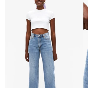 monki yoko jeans - fina monki yoko jeans. jätte bra skick, de har blivit lite urtvättade så dem är liiite ljusare. skriv för egna bilder. köpta för 400kr storlek 27. köparen står för frakt 