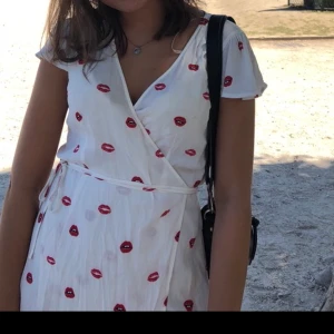 Klänninh - Klänning från forever 21. 