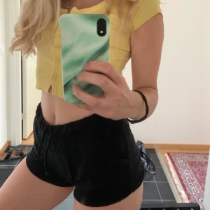 Mjukisshorts från H&M - Säljer pga att de är för tajta. Skulle även funka för ca. Inkl frakt