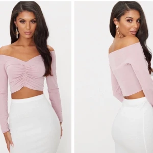 Rosa topp - En jättefin topp från PLT som är i samma storlek som modellen på bilden har (UK 6) Fråga för mer bilder och köpare står för frakt<33 