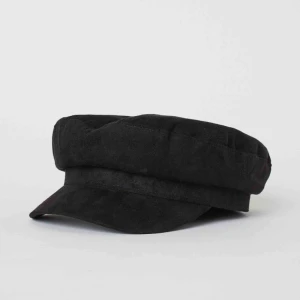  - Skepparmössa använd två gånger. Fint skick.