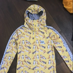  - Eivy underställströja. Något använd men tvättad och i fint skick. Superskön och mysig att ha på sig, och otroligt populärt mönster!