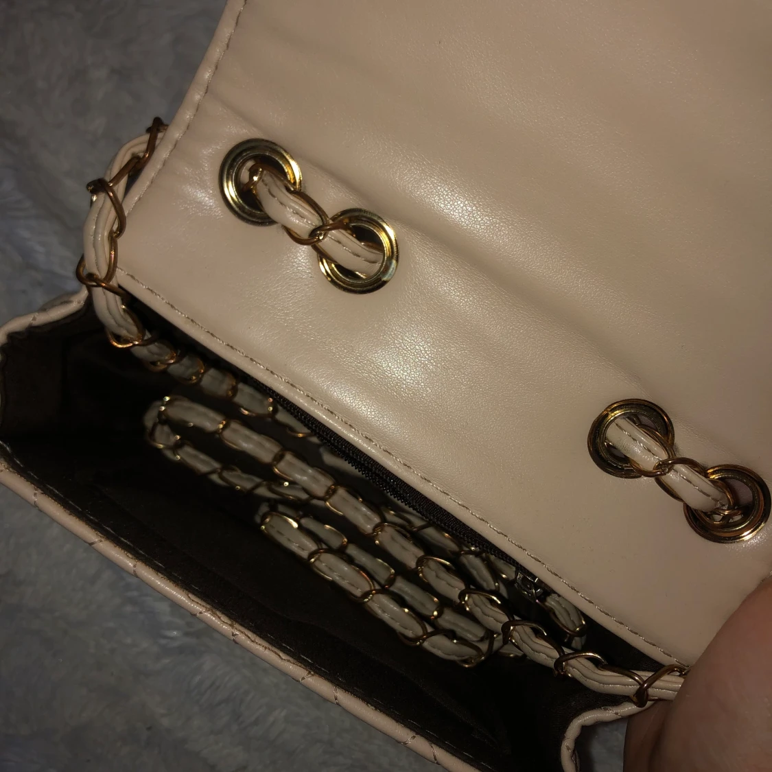 Liten beigh väska - 90