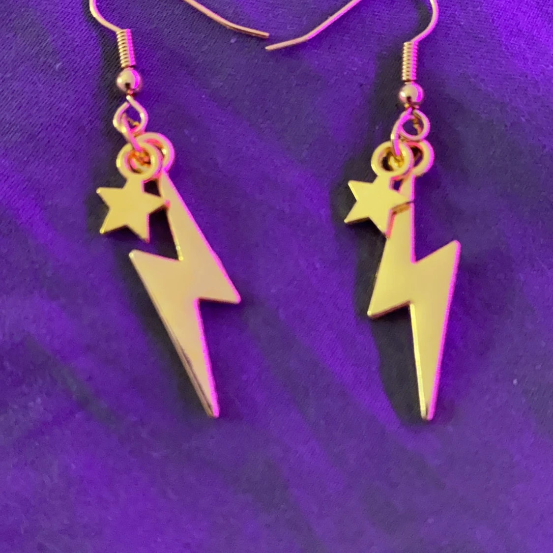 Guldiga örhängen - 90