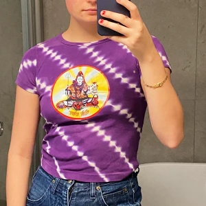 Cool t-shirt - Säljer en stor favorit!! En en cool t-shirt från indiska.❤️🦋