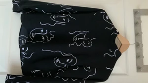 Monki blus - Monki blus använd fåtal ggr men nyskick. Storlek XS men luftig. Pris är 70 kr + frakt om behövs. Skriv i kommentarerna om intresserad. Först till kvarn. 