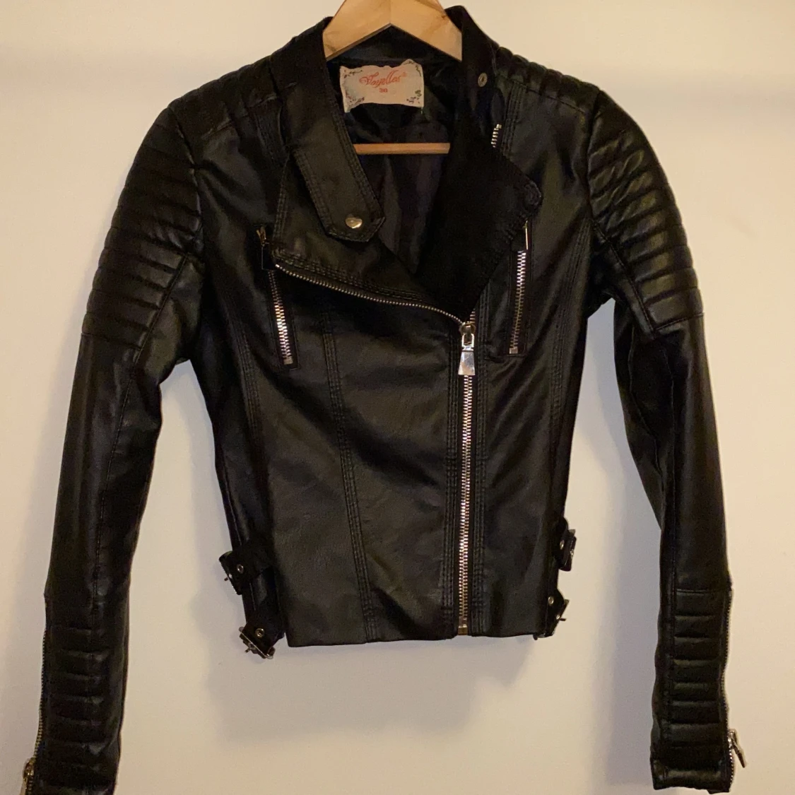 Svart skinnjacka - 90