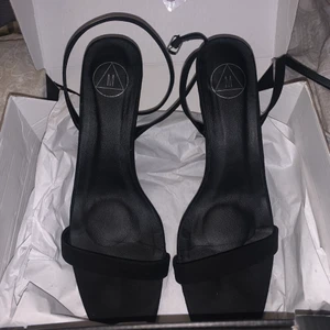 Svarta klackar - Klackar använda 1 gång, jättebra skick! ❤️