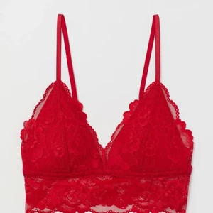 Spets BH från H&M - Spets BH från H&M, storlek 70B, säljs pga. fel storlek, använd bara en gång. Köparen står för frakten, finns i Malmö 