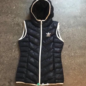 Addidas - Använt en gång❤️