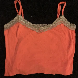 orange linne - gullig linne som är croppad 