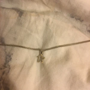 Halsband  - Halsband: 25kr + frakt 11kr