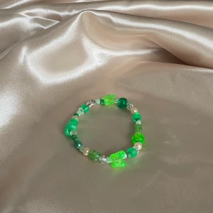 Armband - Rebecca armband från RePearl UF! Hämtas i Gävle på polhemsskolan eller skickas med frakt för 11kr✨