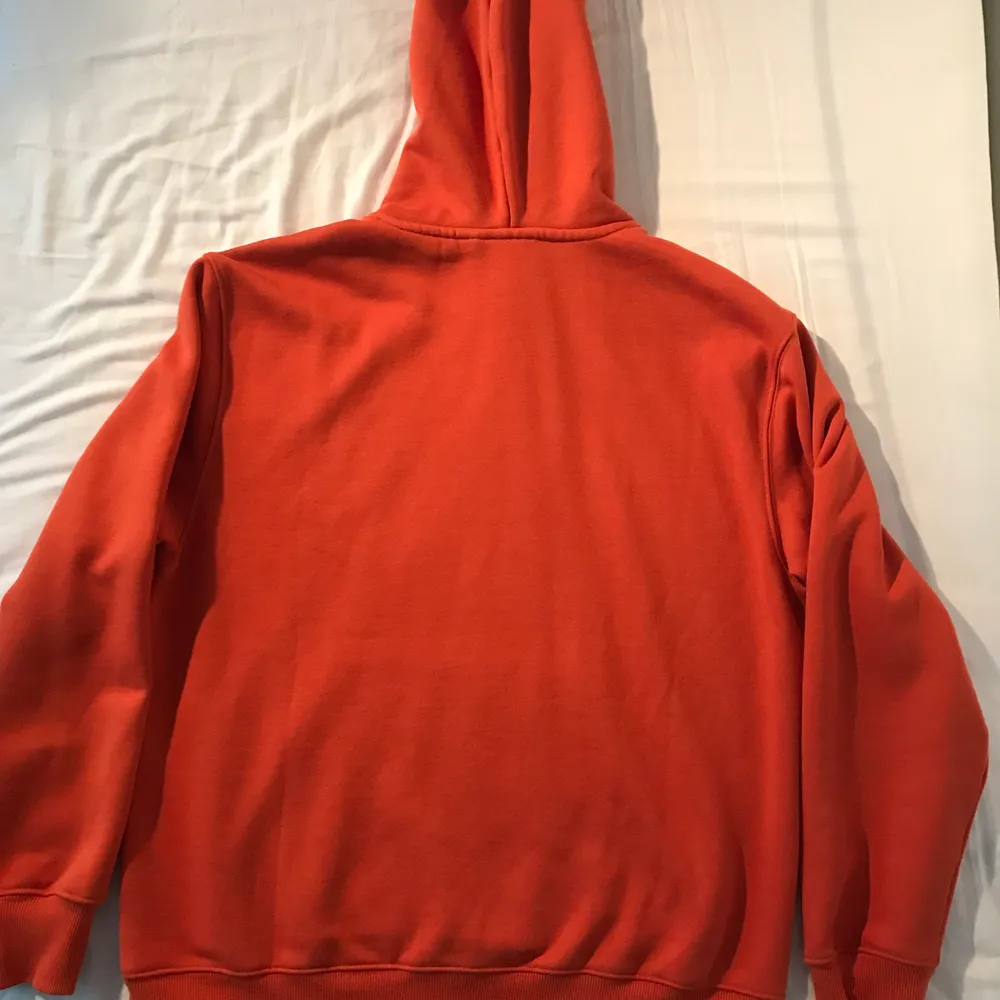 Size M, good condition. Hoodies.