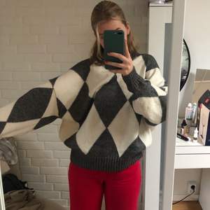 Stor och mycig tröja från H&M som passar perfekt till vintern! 