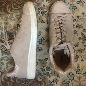 Light pink sneakers, size 39, good condition