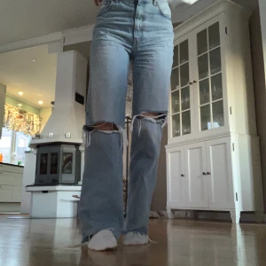 Jeans - Intressekoll på mina favvojeans som tyvärr är lite stora på mig då jag vanligtvis har 36 (dessa är 38) pris går att diskutera!!