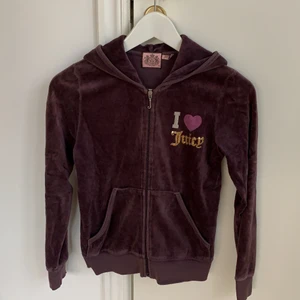 Juicy couture kofta - Kofta från juicy couture. Använt skick. Storlek 12