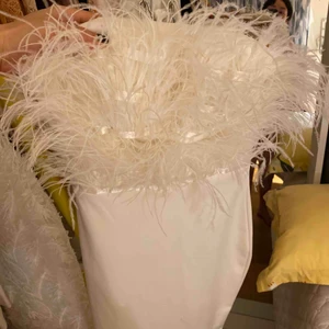  - Vill blir av med massor klänningar för jag har fått barn så kommer inte använda...