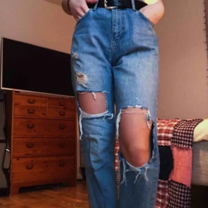 Junkyard jeans - Girlfriendjeans från jyankyard som knappt e använda!  Frakt tillkommer