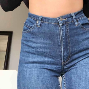  - Blåa tajta (stretchiga!!) jeans från cheap monday !! Jättefina, men har tyvärr blivit för små för mig. Frakt är inte inkluderat🙉🙉
