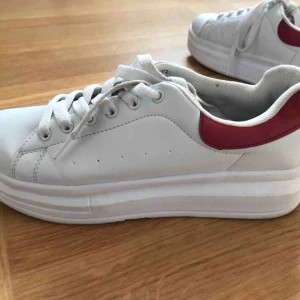  - Skor från Nelly, bra skick