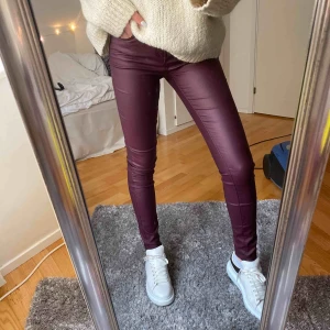  - Vaxade byxor, helt oanvända. Frakt ingår. 