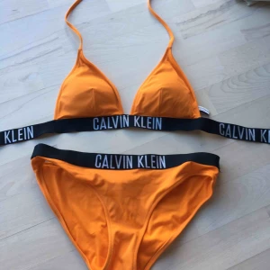 - Populär bikini från Calvin Kline. Aldrig använd, budgivning🦋