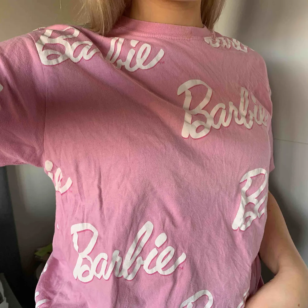 Vintage T-shirt ”Barbie”  Budet ligger på 160kr. T-shirts.