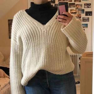  - Vit stickad tröja från H&M!