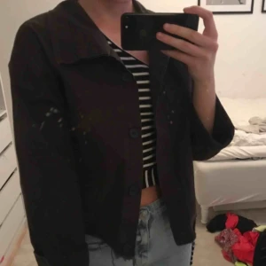  - frakt ingår , den är avklippt 