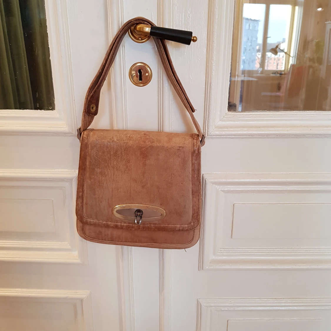 Beige skinnväska - 90