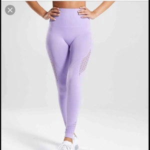  - Gymshark tights i den finaste lila färgen 