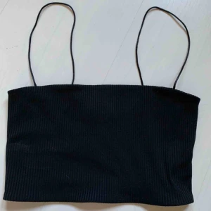  - Säljer denna jätte fina toppen från ginatricot☺️✨