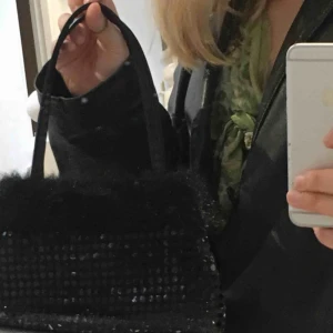  - Såååå gullig väska från humana🥰💖🥺 frakten ingår inte i priset☺️