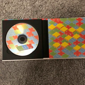  - EXO-CBX Blooming Day album. Endast öppnat och är i nyskick. PC medföljer. Priset går att diskuteras vid snabb affär. Köparen står för frakten men jag möts annars upp runt Borlänge/Falun.