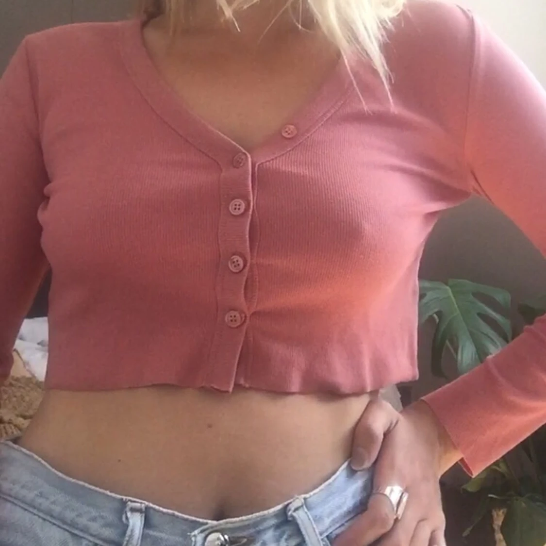 Cropad knapp tröja