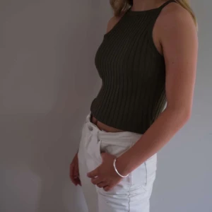 Grön topp!  - Topp i perfekt grön färg! In och fynda på @rocketresell_se på Instagram!!🚀🚀🚀