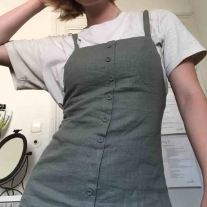  - Den perfekta sommarklänningen!! Köpt i Byron Bay, från märket Rumor. Skickar gärna fler bilder om det behövs. Möts upp i Stockholm eller fraktar för en extra slant💘