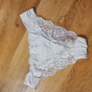 Trosor.  - Inte använt den. Det var fel storlek. Då helt nytt. 