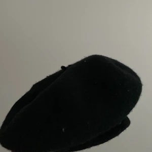 BASKE! från pull&bear - Baske! 20kr✨ från Pull&Bear