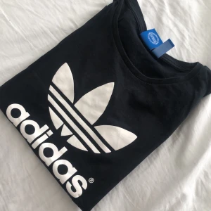 Adidas t-Shirt  - Fint skick!