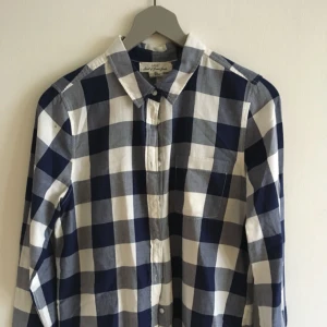  - Skjorta i fantastiskt mjukt tyg från L.O.G.G! 🚀