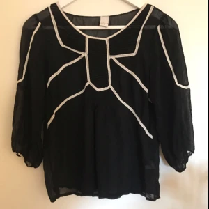  - Fin blus från Vila. 