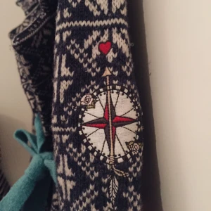  - Väldigt bra skick, knappt använd. Strl S men passar M. Äkta Odd Molly. Varm och skön.