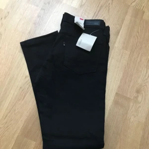  - Helt nya Levis skinny byxor 