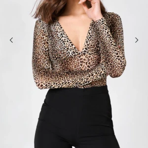  - En helt ny body ifrån sister point! Säljs för att den är för liten för mig. 