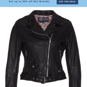  - Jofama by kenza jacka i bra skick ny pris kostar 3500kr nu säljar jag för 300kr😊köpare står för frakten