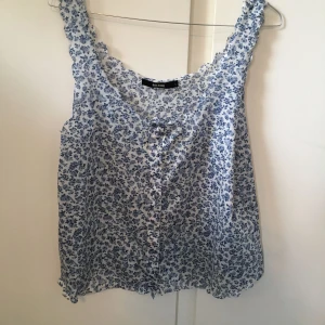  - Bokbok linne i storlek L, passar även M. Frakt tillkommer☀️ 